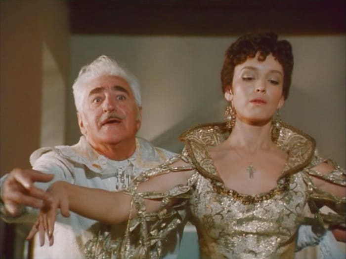 Ян Фрид и Анна Самохина в фильме *Дон Сезар де Базан*, 1989 | Фото: kino-teatr.ru Ян Фрид и Анна Самохина в фильме *Дон Сезар де Базан*, 1989 | Фото: kino-teatr.ru
