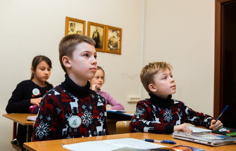 На занятиях дети узнают о своём соимённом святом/Предоставлено школой при храме преподобных Зосимы и Савватия Соловецких