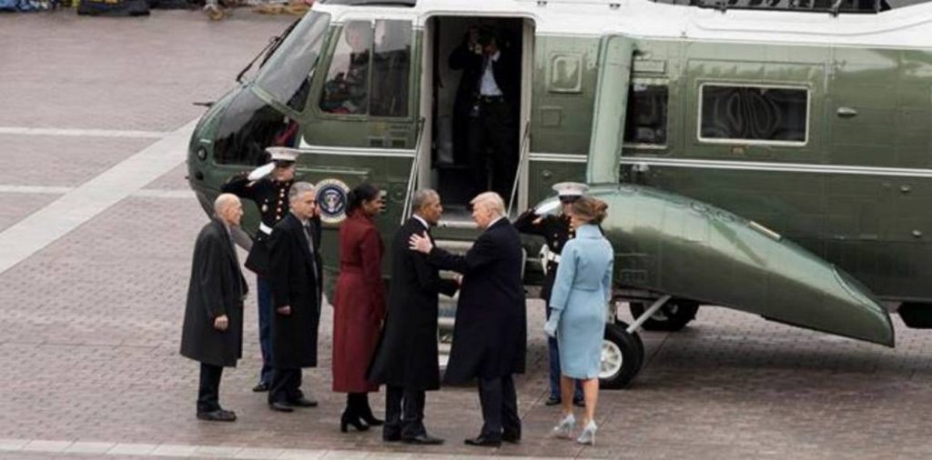 Прощаясь с Обамой, Трамп, как оказалось, распрощался и с его экологическим наследием. Впрочем, тот тоже пользовался самым большим в мире пассажирским вертолетом - машиной из тех, что "зеленые" относят к главным источникам загрязнения воздуха