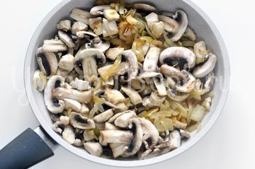 Запечённые перцы с курицей и грибами