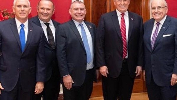 Адвокат Трампа потребовал от Зеленского арестовать Коломойского