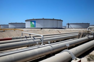 FILE PHOTO: General view of Aramco tanks and oil pipe at Saudi Aramco's Ras Tanura oil refinery and oil terminal in Saudi Arabia May 21, 2018. REUTERS/Ahmed Jadallah/File Photo FILE PHOTO: General view of Aramco tanks and oil pipe at Saudi Aramco's Ras Tanura oil refinery and oil terminal in Saudi Arabia May 21, 2018. REUTERS/Ahmed Jadallah/File Photo