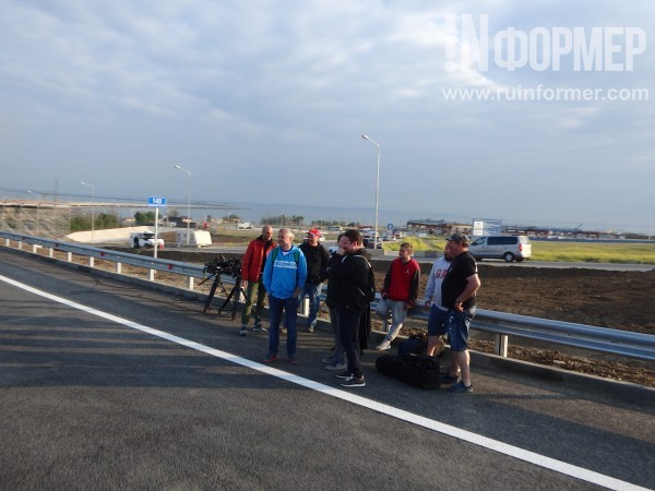 Эксклюзивные кадры запуска автомобильного движения на Крымском мосту