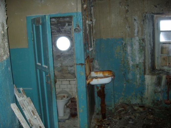 маяк, атомный маяк, север, полярная ночь, заброшено