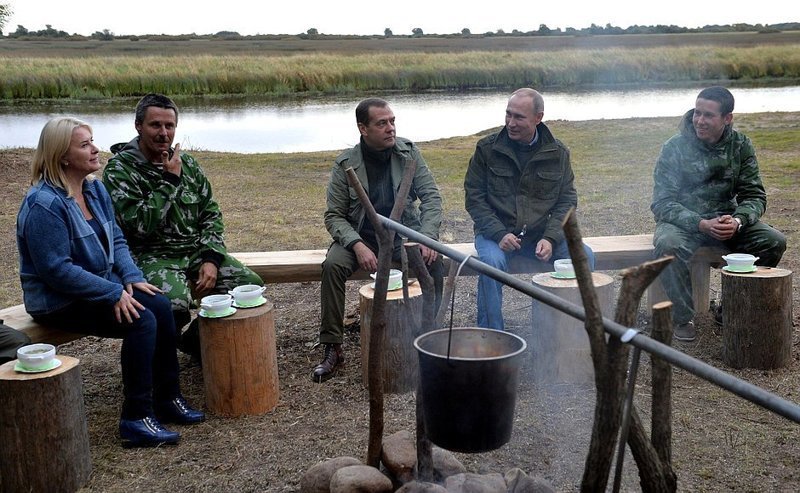 Президента преследует загадочная блондинка Президента преследует загадочная блондинка ynews, блондинка, загадка, подданные, президент, преследование, путин