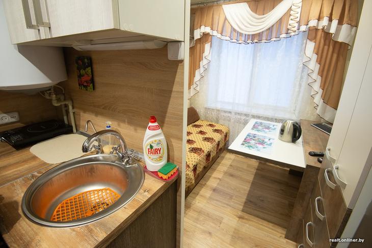 Парень из глубинки купил 11-метровую комнату в коммуналке и сделал из нее квартиру-студию Парень из глубинки купил 11-метровую комнату в коммуналке и сделал из нее квартиру-студию