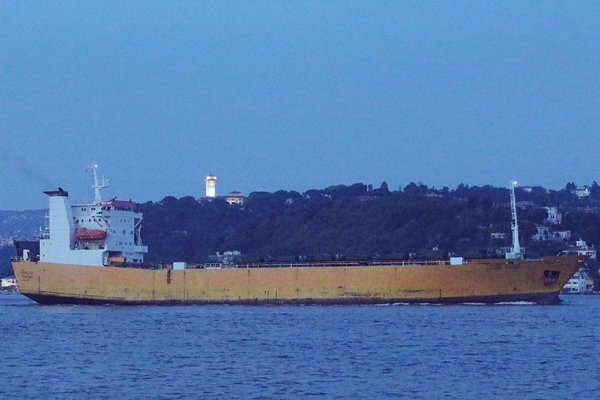 8 грузовиков Урал-4320 срочно переброшены в Сирию 8 грузовиков Урал-4320 срочно переброшены в Сирию