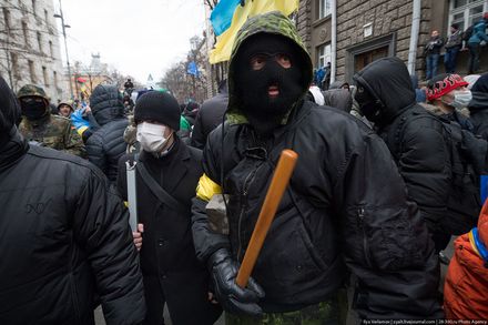 Кто и сколько получает на гражданскую войну в Украине.