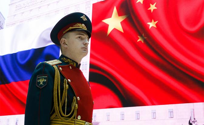 «Передушить Россию и Китай поодиночке, как цыплят»