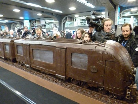 Самый длинный в мире шоколадный поезд