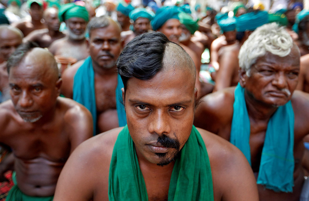 Фермеры требуя от федерального правительства принятия мер по борьбе с засухой, Нью-Дели, Индия