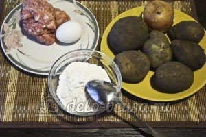 Картофельные драники с мясом: Ингредиенты Картофельные драники с мясом: Ингредиенты