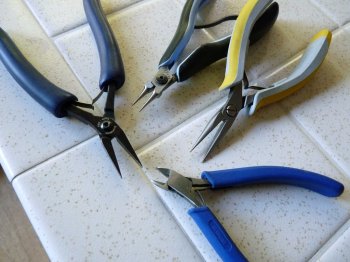 Ажурное кольцо из проволоки и бисера своими руками Ажурное кольцо из проволоки и бисера своими руками