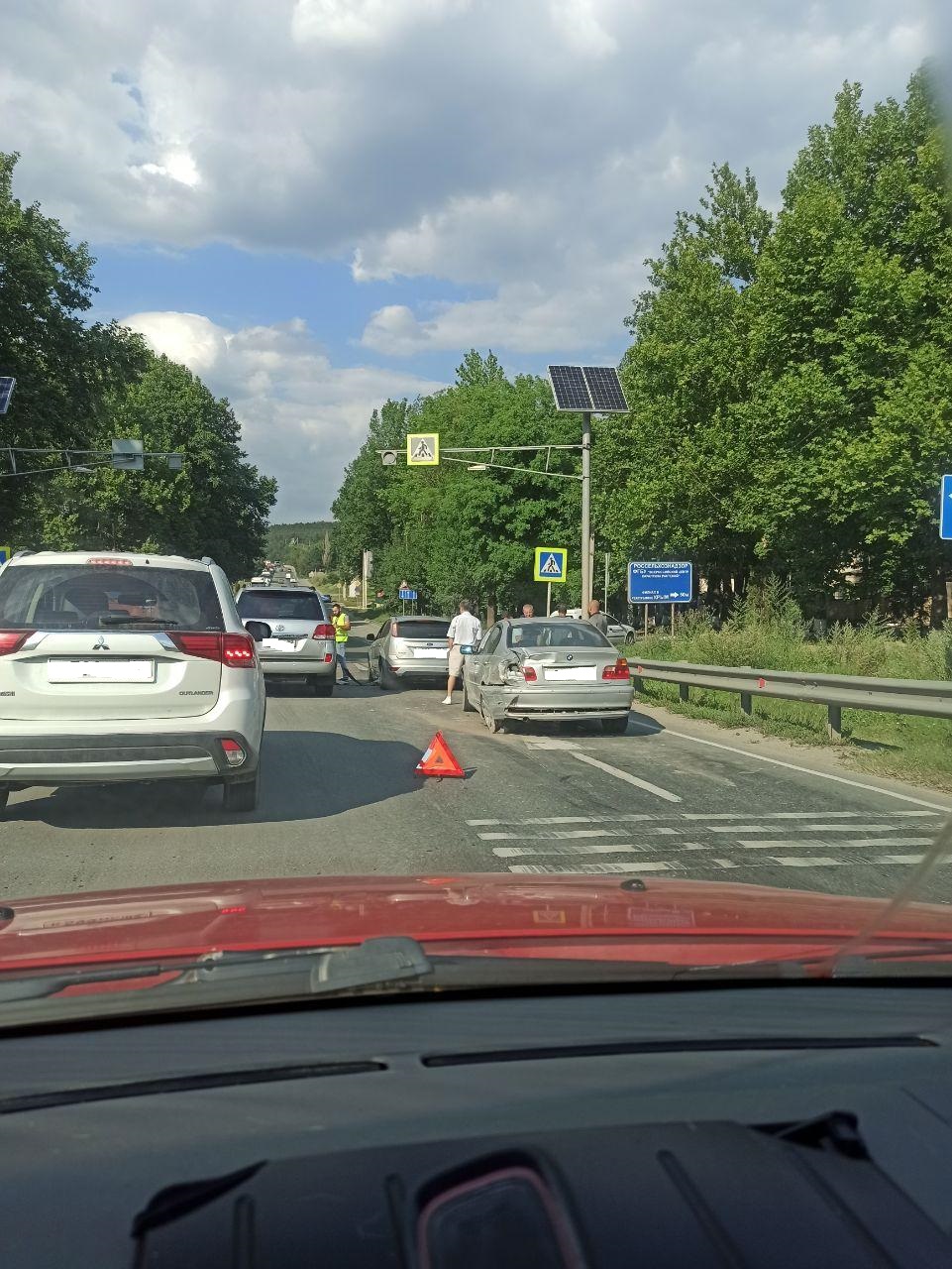 Вечер пятницы: Симферополь застыл в автомобильных пробках