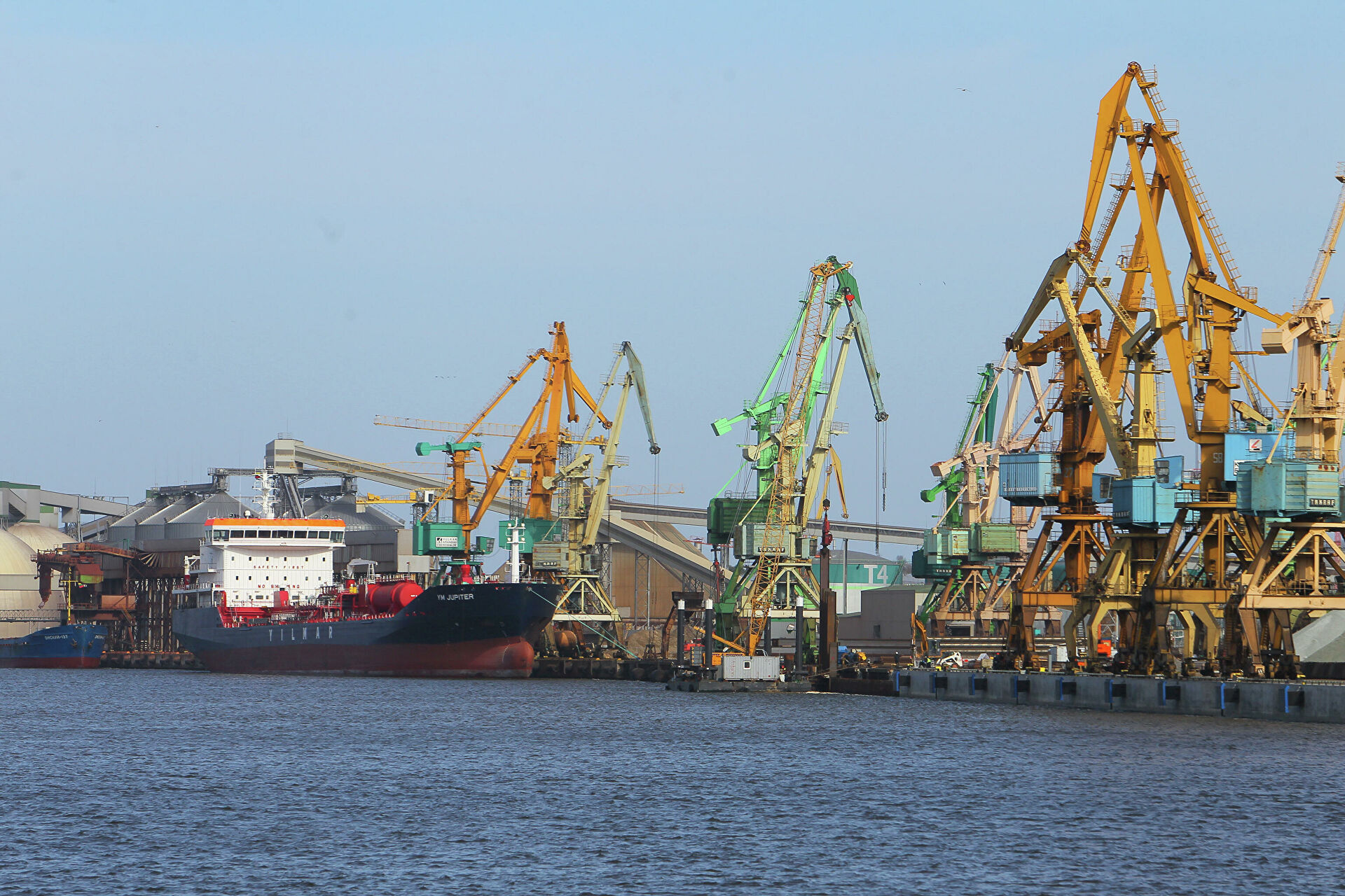 Вид на Клайпедский морской торговый порт Вид на Клайпедский морской торговый порт - РИА Новости, 1920, 15.12.2021