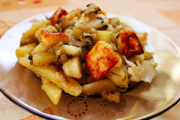 Сабджи с капустой, картофелем и паниром Сабджи с капустой, картофелем и паниром