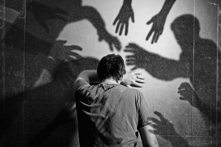 Какие типы людей притягивают к себе призраков. Кто эти люди? Какие типы людей притягивают к себе призраков. Кто эти люди?