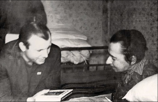 Мария Константиновна Циолковская (Костина) и Юрий Алексеевич Гагарин.