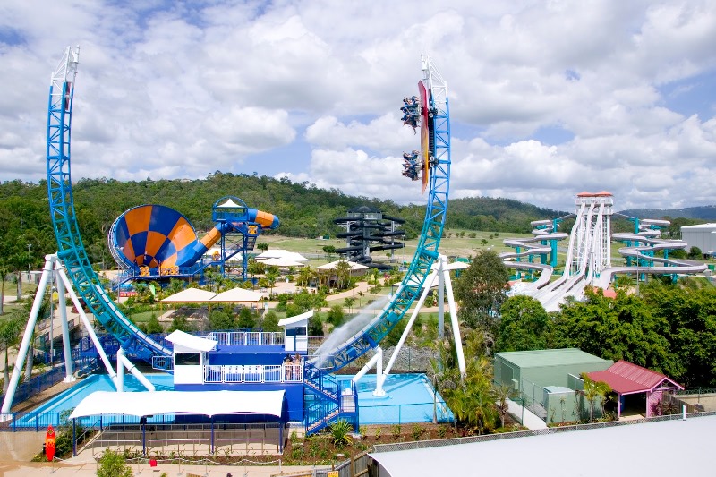 Аттракционы аквапарка Wet n` Wild Water World в Австралии. Фото