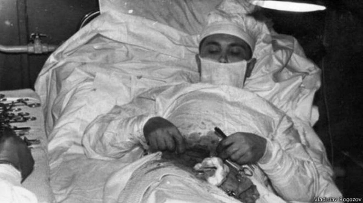 10 редких исторических фото, на которых происходит что-то странное