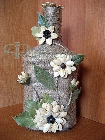 Бутылка, декорированная шпаг…