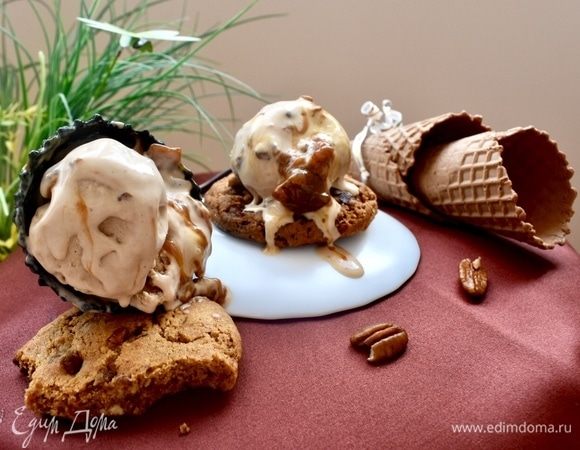 Карамельное мороженое с карамельными орешками