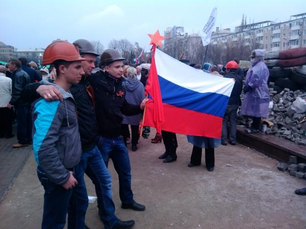 Не тронь меня, получишь по зубам! Русские гуляют. Не тронь меня, получишь по зубам! Русские гуляют.