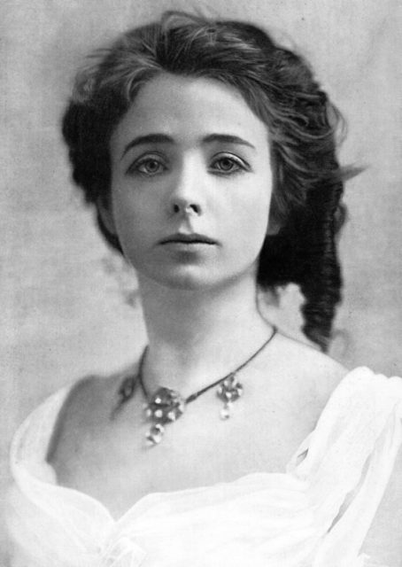 Эти 100-летние фото красивых женщин показывают, что у красоты не может быть стандартов