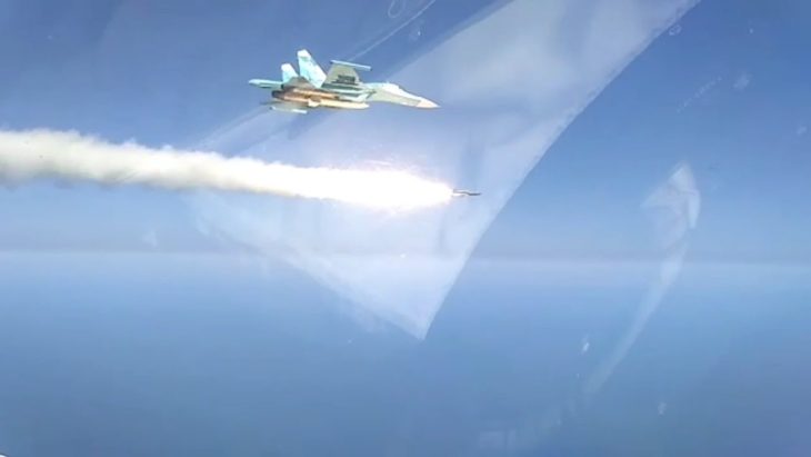 Что будет с кораблем, если в него попадет ракета на скорости 1000 м/с? Что будет с кораблем, если в него попадет ракета на скорости 1000 м/с?