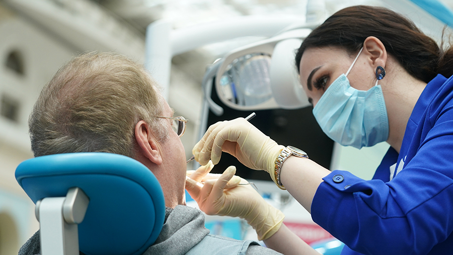 Врач Лабухин: у любителей молочной продукции реже возникают проблемы с зубами