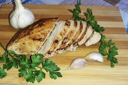 Фото к рецепту: Куриное филе в горчично-чесночном маринаде