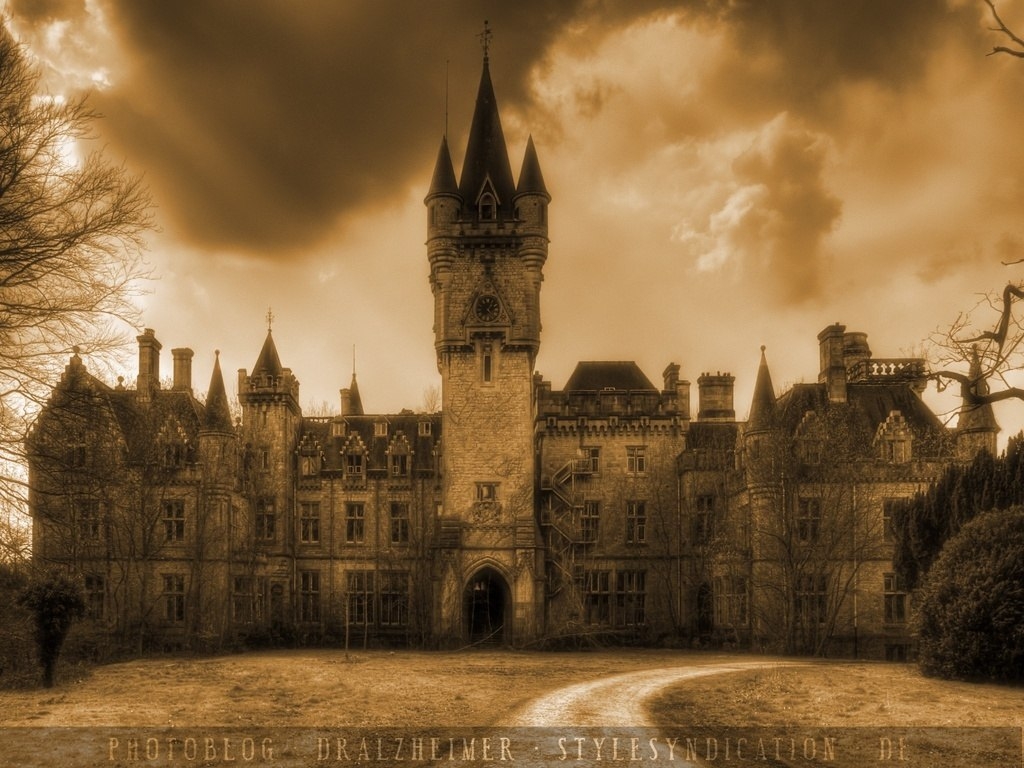 Заброшенный замок Chateau Miranda в Бельгии