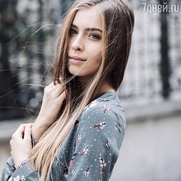 Взрослые дочери-2: самые красивые девочки из семей российских звезд Взрослые дочери-2: самые красивые девочки из семей российских звезд
