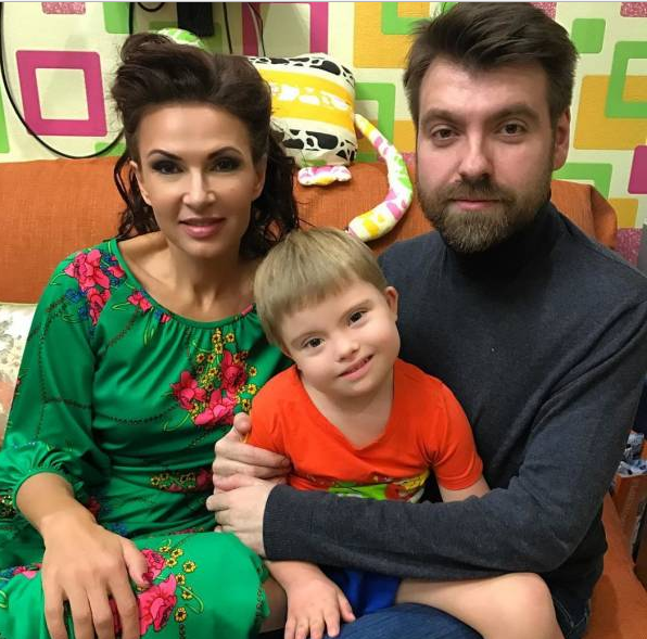 Развод. Эвелина Бледанс. Развод. Эвелина Бледанс.