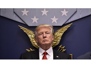 В скандале с высылкой дипломатов Трампа подставили его же соратники В скандале с высылкой дипломатов Трампа подставили его же соратники