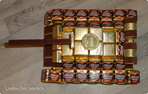 Мастер-класс Свит-дизайн 23 февраля Моделирование конструирование МК маленького но очень мощного Танка Бумага гофрированная фото 24