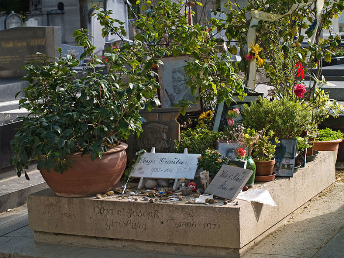 Могила Сержа Генсбура. /Фото:jewish-memorial.narod.ru Могила Сержа Генсбура. /Фото:jewish-memorial.narod.ru