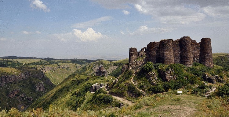 Горный массив Арагац