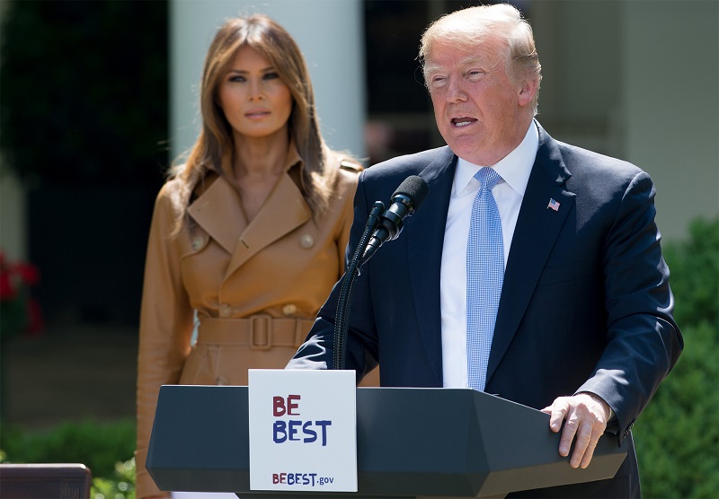 Первую леди США Меланью Трамп госпитализировали. В Белом доме сообщили о ее состоянии Первую леди США Меланью Трамп госпитализировали. В Белом доме сообщили о ее состоянии