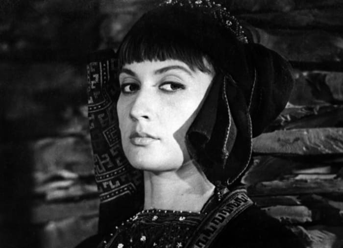 Софико Чиаурели в фильме *Хевсурская баллада*, 1965 | Фото: vokrug.tv Софико Чиаурели в фильме *Хевсурская баллада*, 1965 | Фото: vokrug.tv