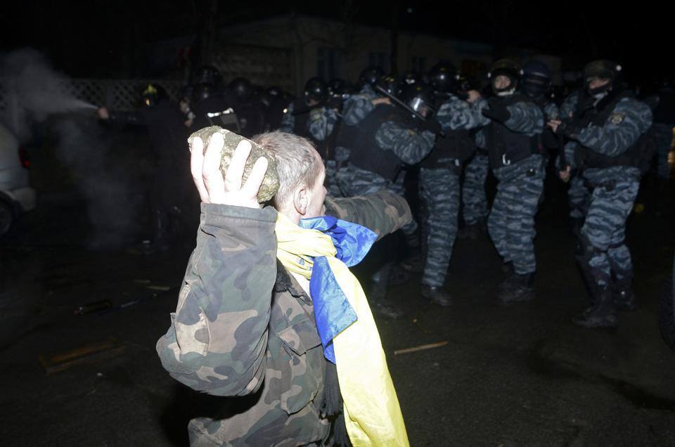 Беркут» — «Нас предали!» — правда про ад, который происходил на майдане Беркут» — «Нас предали!» — правда про ад, который происходил на майдане