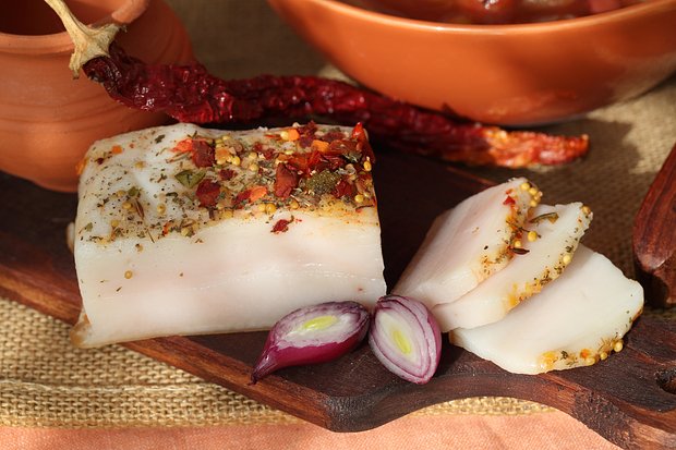 Польза и вред сала для организма. Как выбирать и хранить этот продукт?