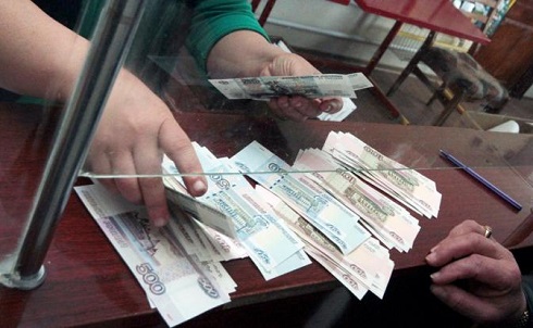 Майдан прижал российские зарплаты к плинтусу Майдан прижал российские зарплаты к плинтусу