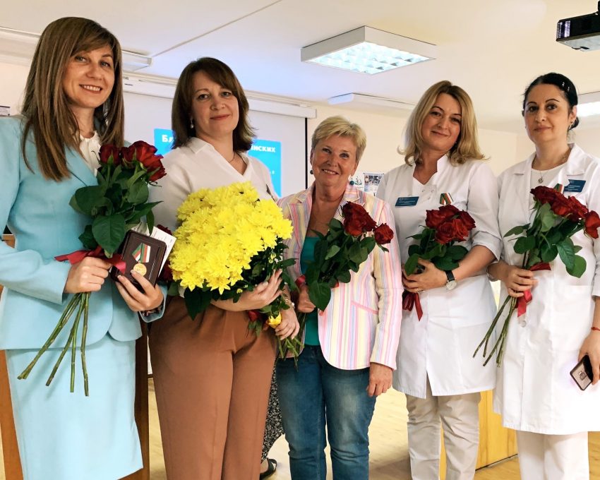 Врачам из Западного Дегунина вручили награды