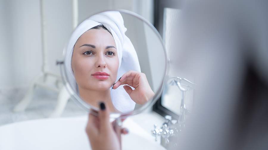 Дерматолог назвала способ избавиться от возрастной пигментации