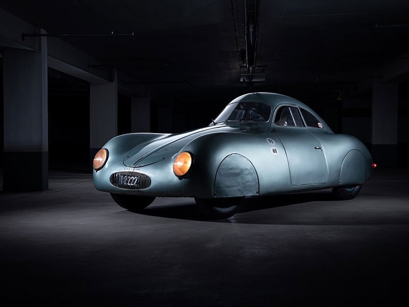 8 раритетных фото самого старого в мире Porsche
