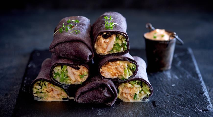ЛЮБИМЫЙ ЗАВТРАК. Черная шаурма с курицей-гриль ЛЮБИМЫЙ ЗАВТРАК. Черная шаурма с курицей-гриль