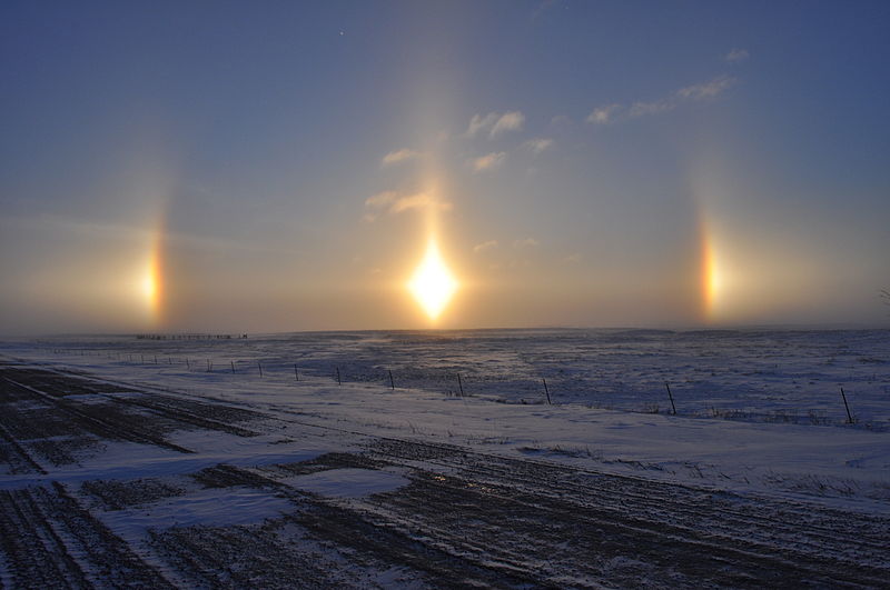 https://mydiscoveries.ru/wp-content/uploads/2017/02/800px-Sundogs_South_Dakota.jpg