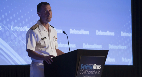 Адмирал ВМС США Джон Ричардсон. Источник изображения: https://news.ru/v-mire/prizy-admirala-vms-ssha-k-atake-rossii-nazvali-deshevym-piarom/