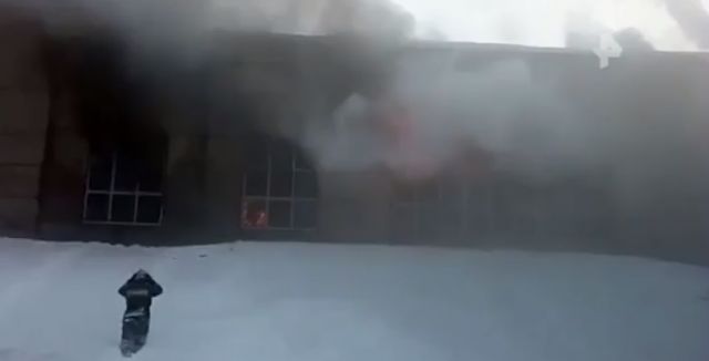 Видео пожара на швейной фабрике в Иванове